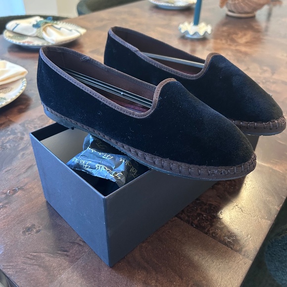 Flabelus Velvet Flat Loafer Chocolate Brown Black - Picture 1 of 5